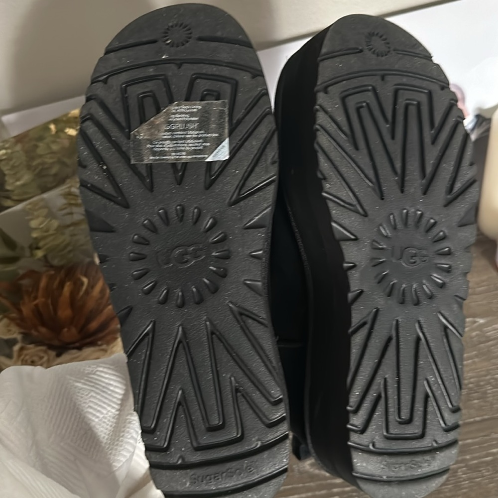 Ugg Size 10 Platform - image 2